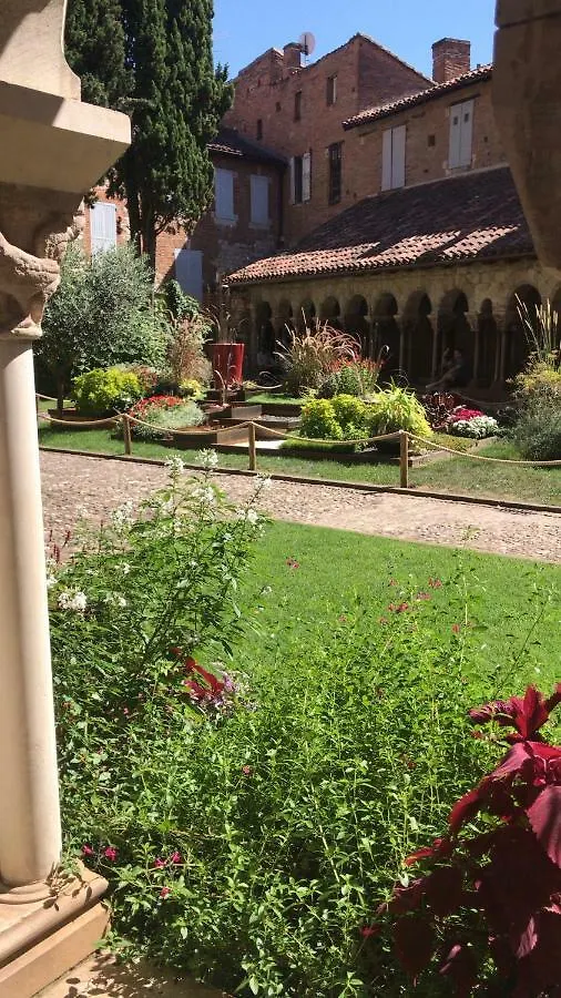 Appartement Dans Le Cloitre Saint Salvy A Albi. Frankrijk