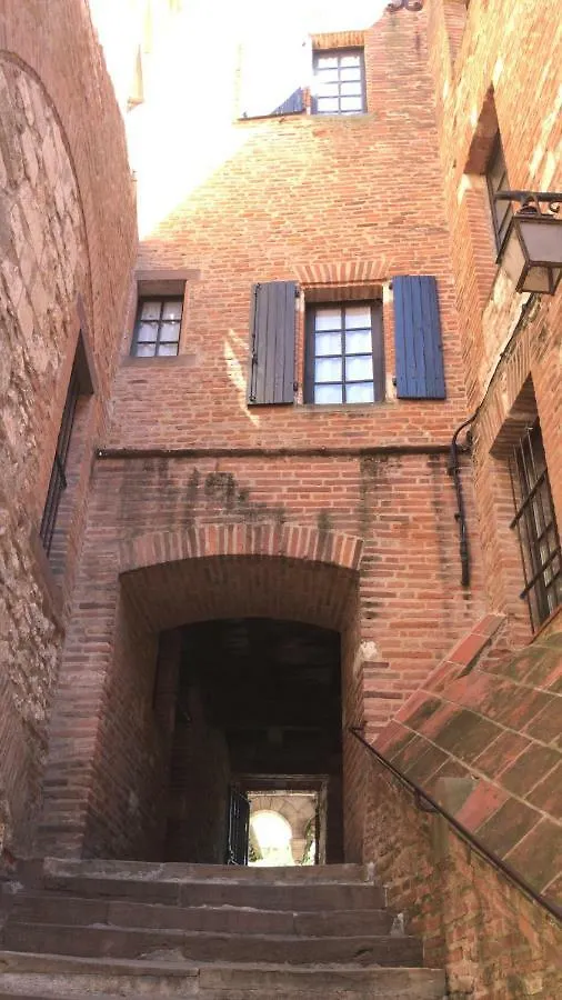 Apartment Appartement Dans Le Cloitre Saint Salvy A Albi.